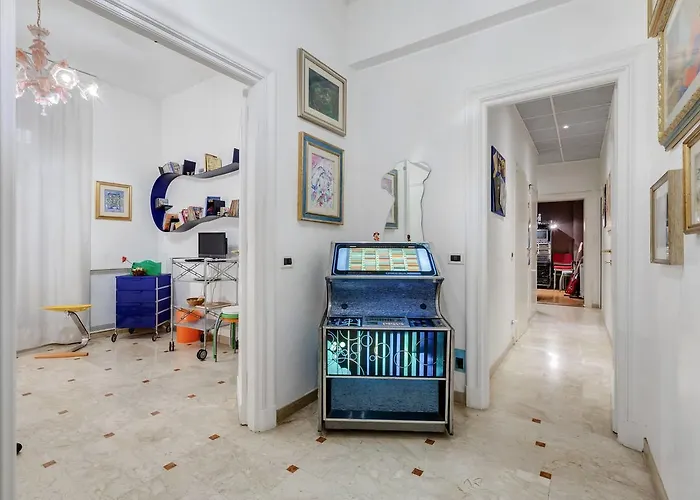 Holiday Jeans Apartment